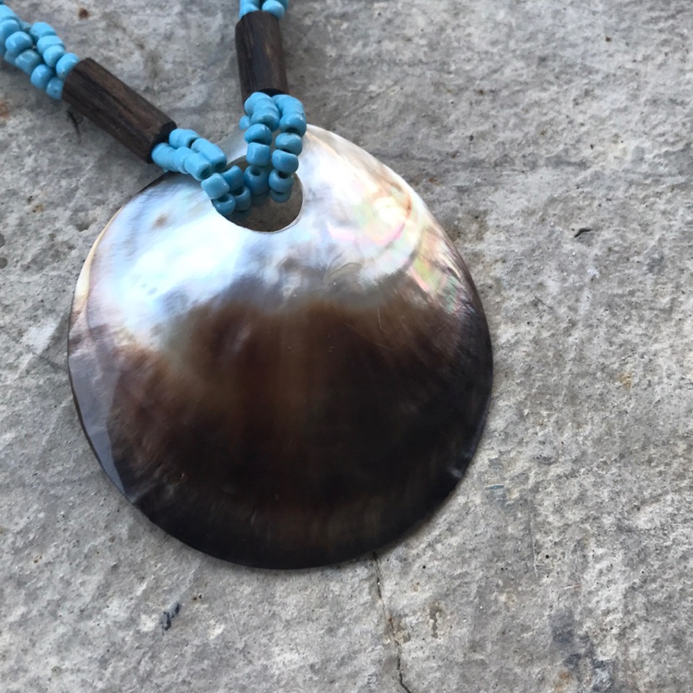 *SOLD*Shell necklace - Picture 2 of 4